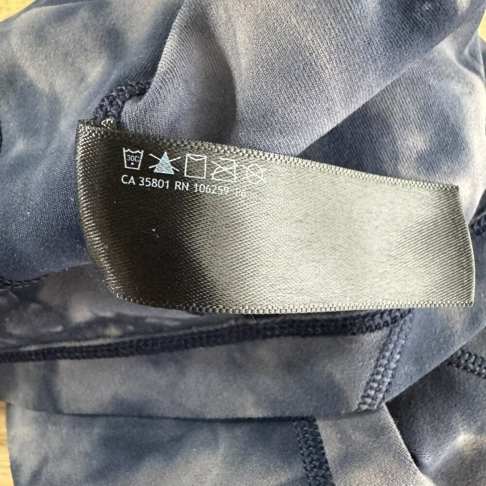Lululemon Align Tee Top Size 2 Diamond Dye Lunar Rock True Navy TP-3488 - Picture 7 of 7